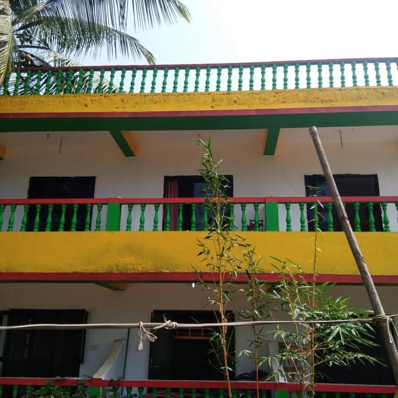 Rasta Mansion Beach Hostel And Rooms Arambol Exterior foto