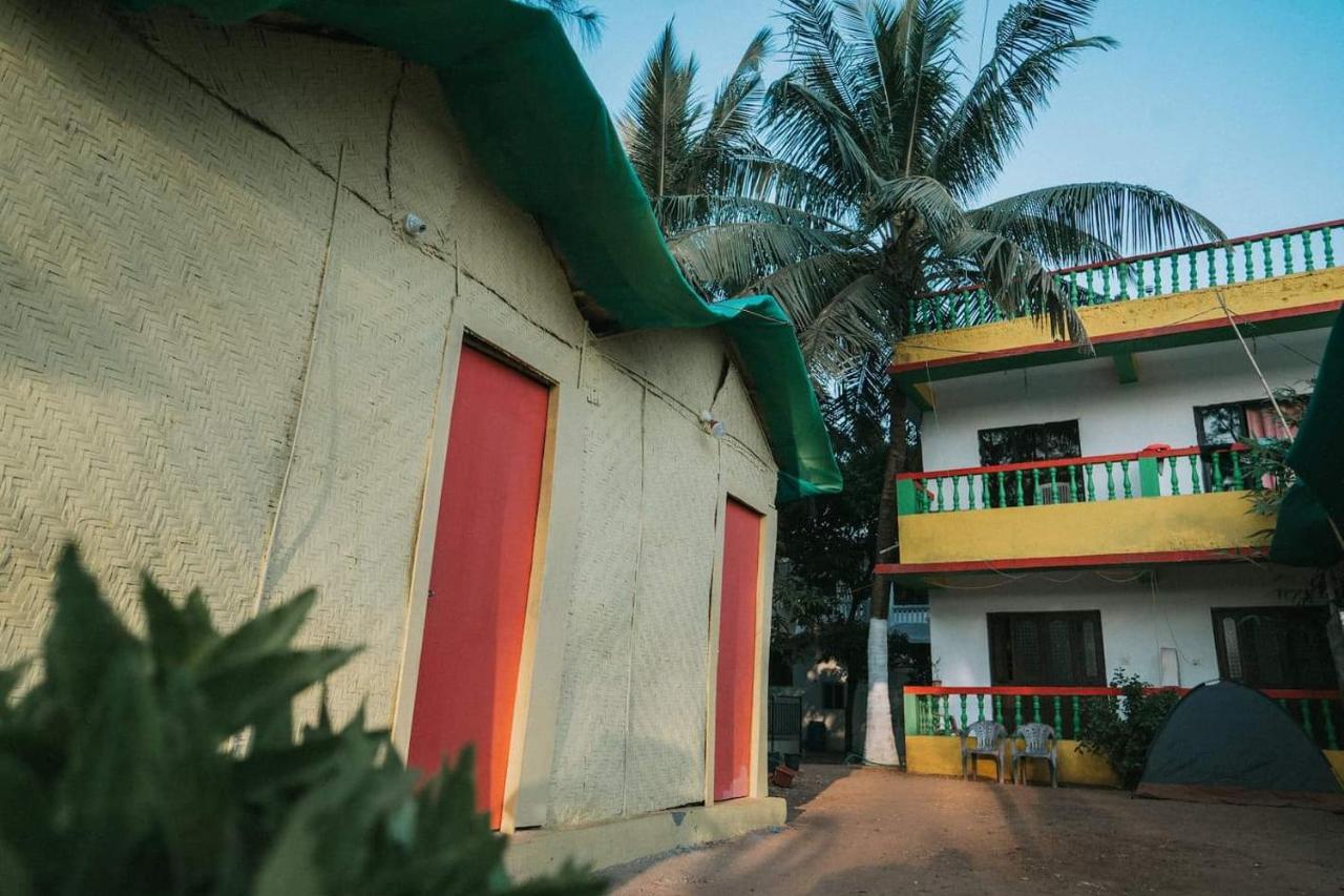 Rasta Mansion Beach Hostel And Rooms Arambol Exterior foto