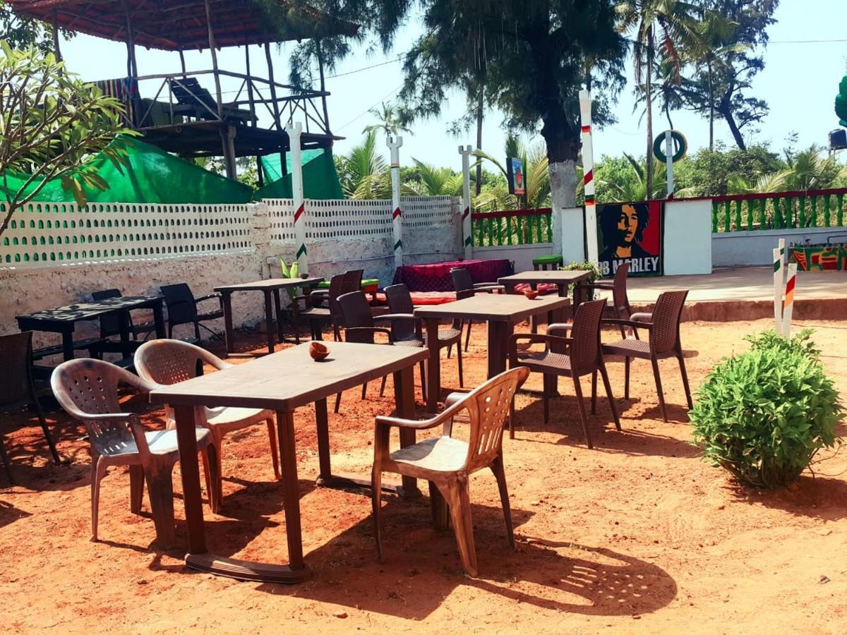 Rasta Mansion Beach Hostel And Rooms Arambol Exterior foto